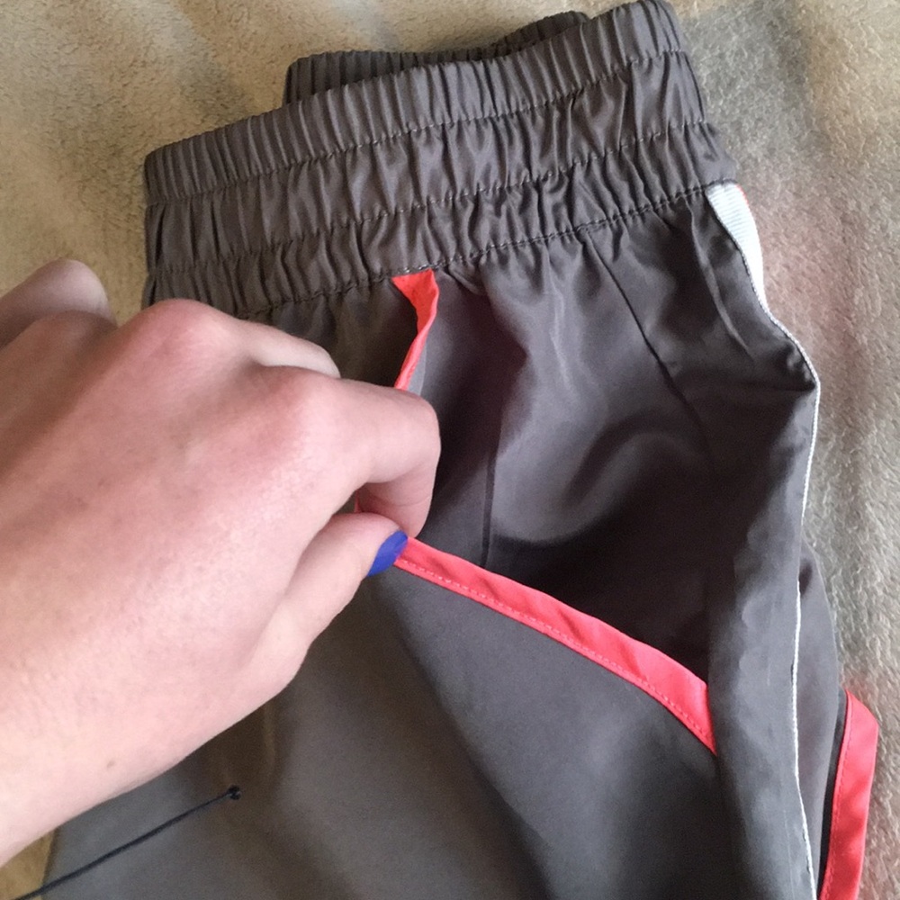 Shorts - Picture 3 of 3